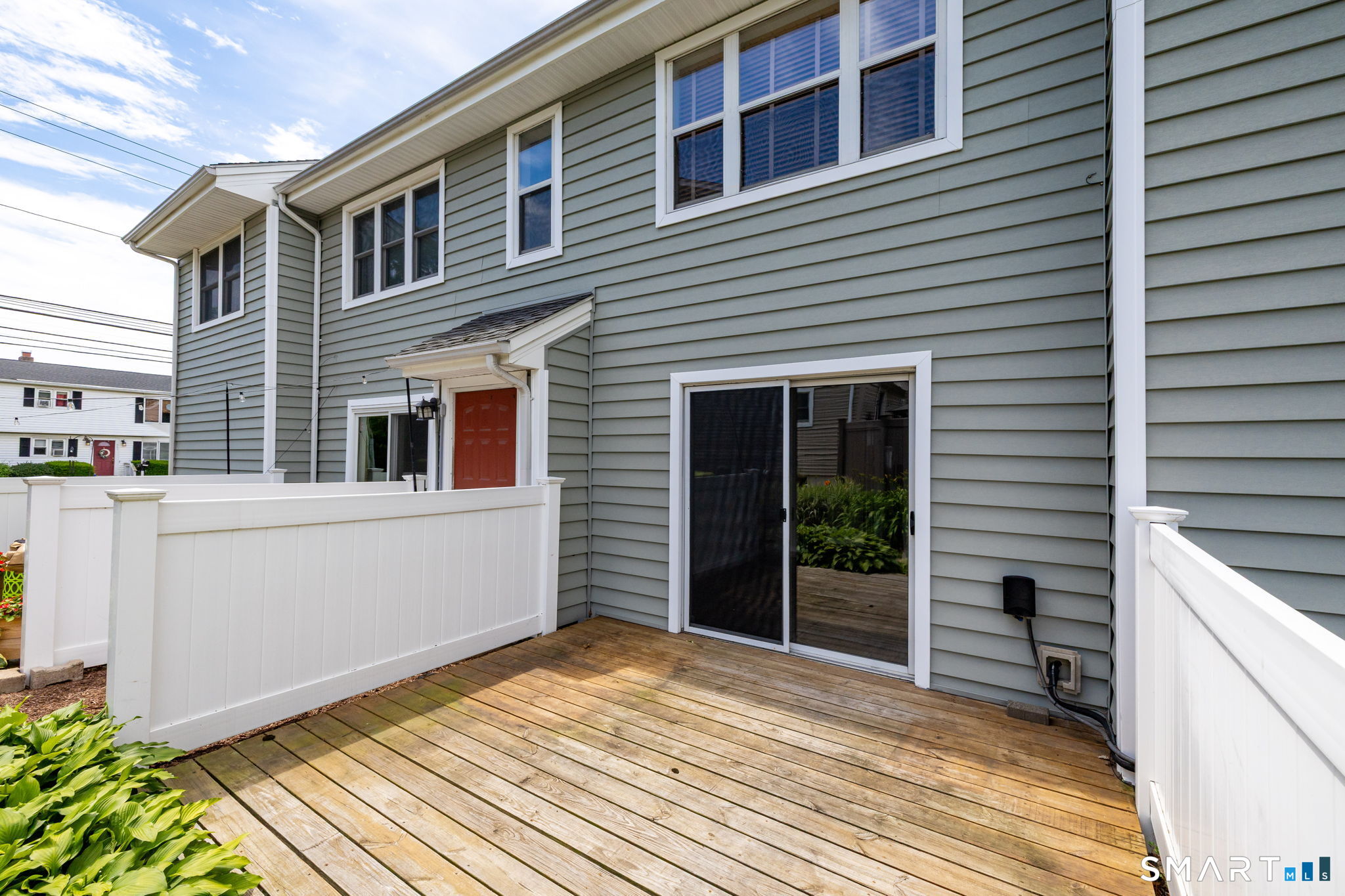 402 Mariners Walk Unit: 402