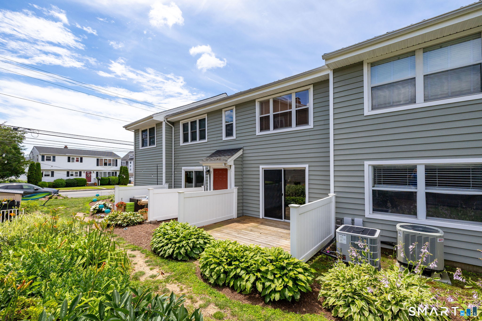 402 Mariners Walk Unit: 402