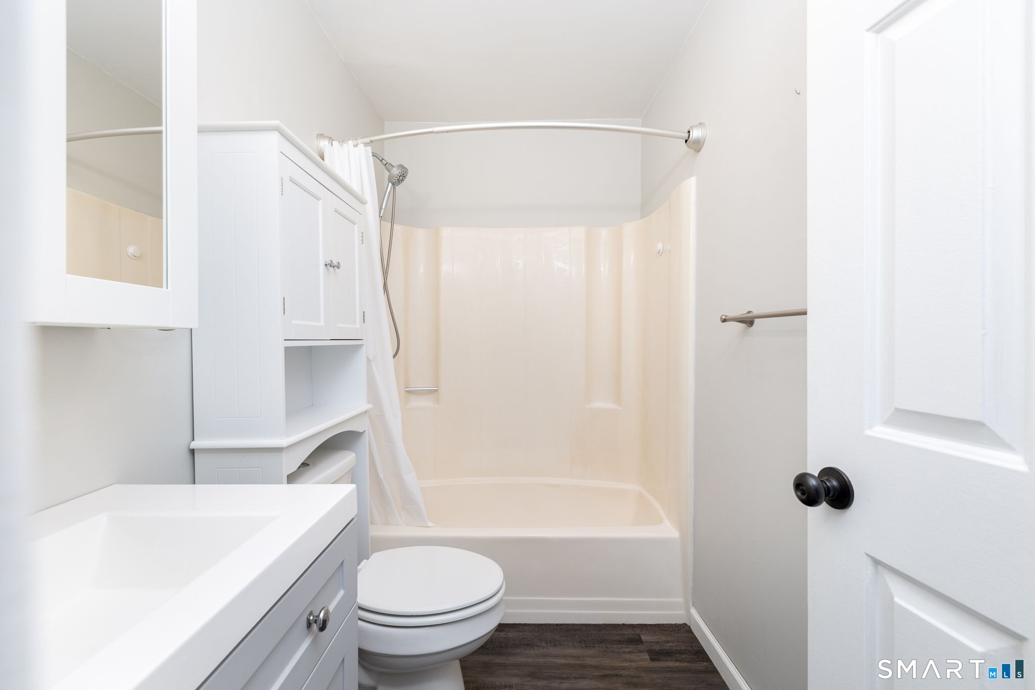 402 Mariners Walk Unit: 402