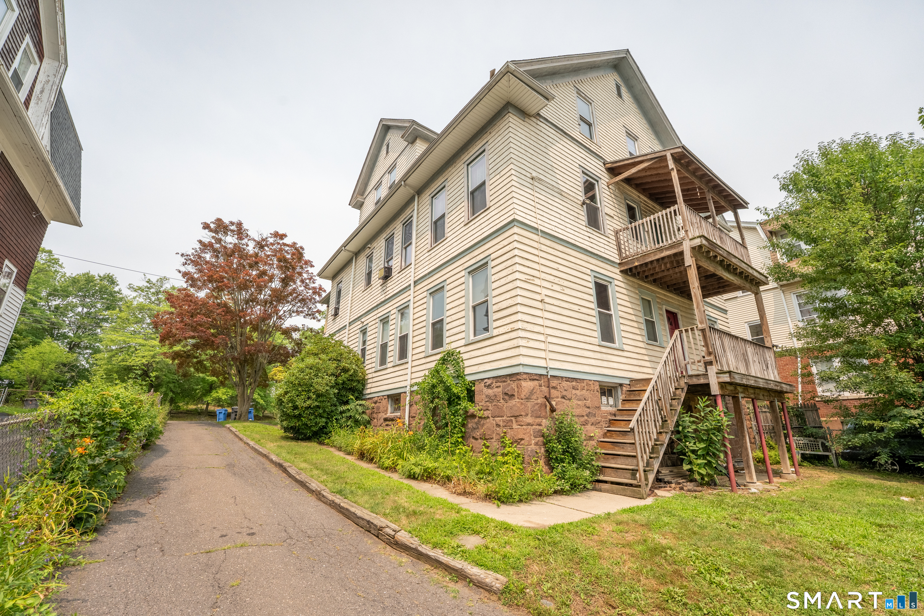 92 Fairfield Avenue Unit: 1st Floor