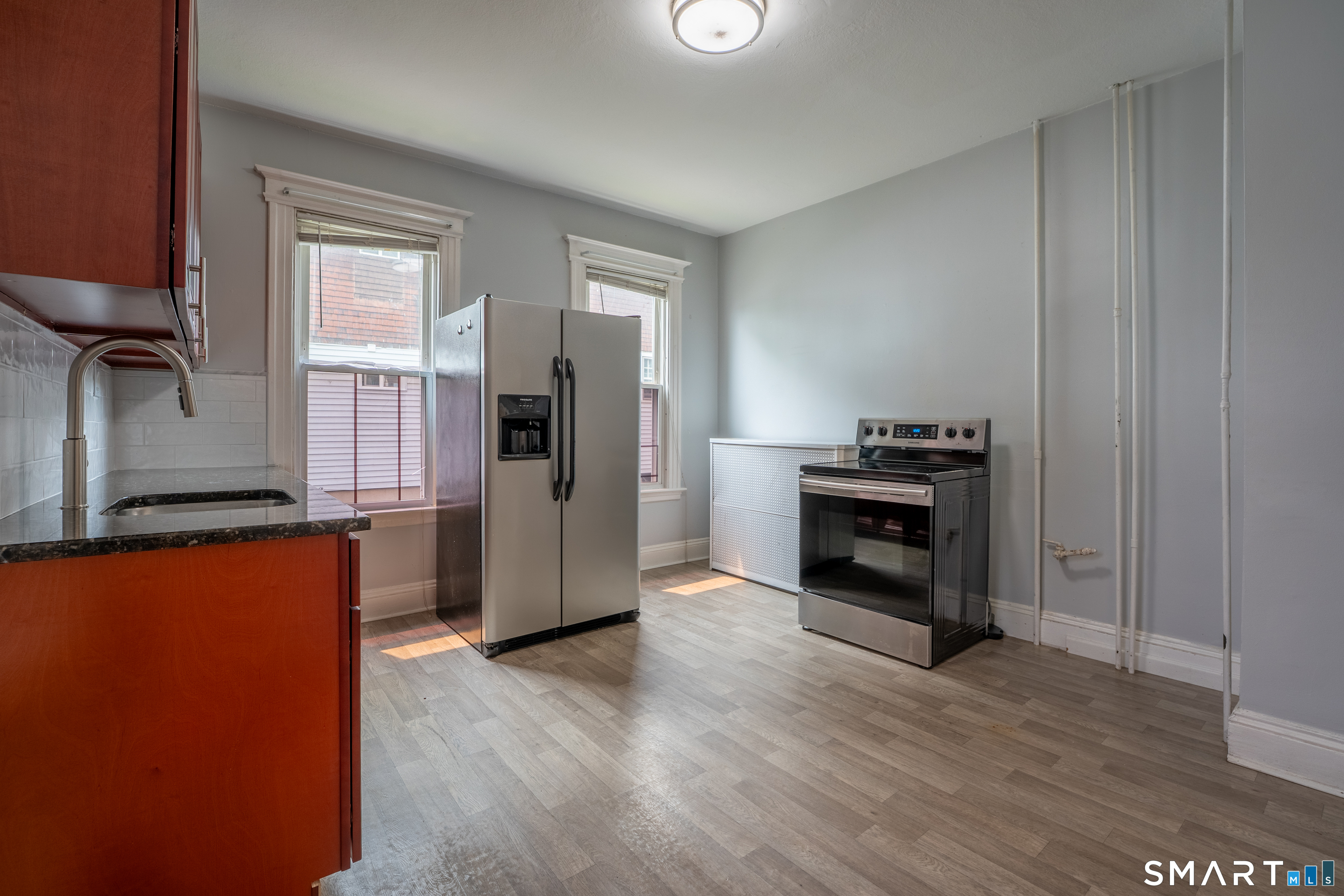 92 Fairfield Avenue Unit: 1st Floor
