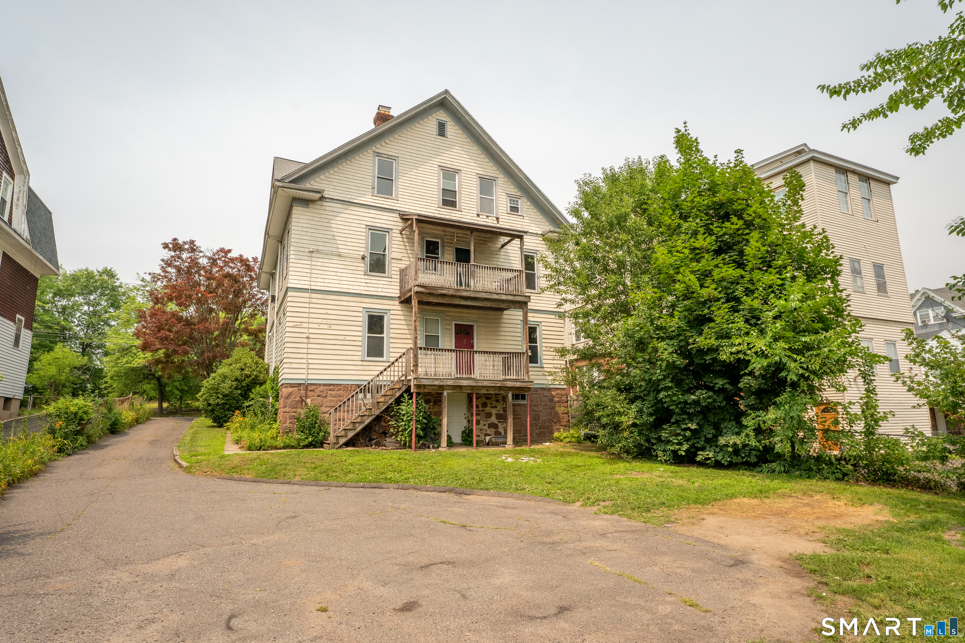92 Fairfield Avenue Unit: 1st Floor