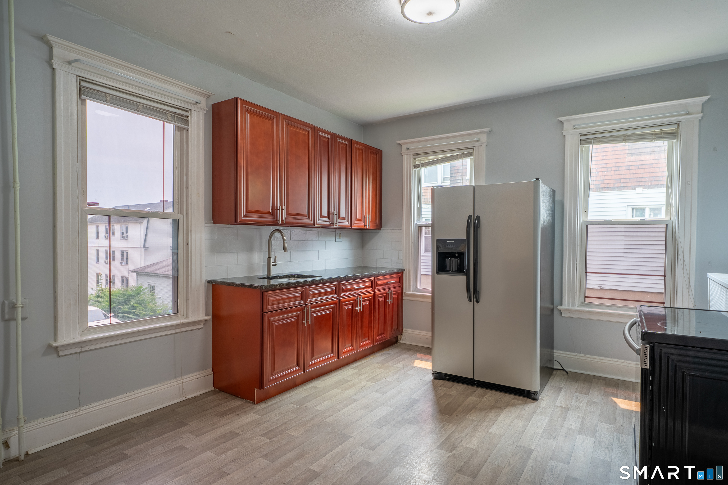 92 Fairfield Avenue Unit: 1st Floor