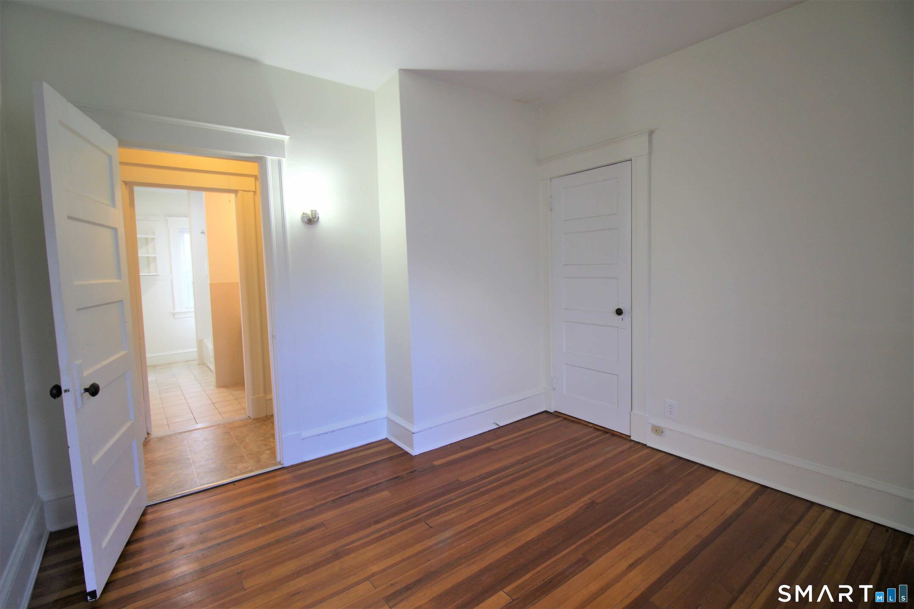 19 Nesbit Avenue Unit: 3rd Floor