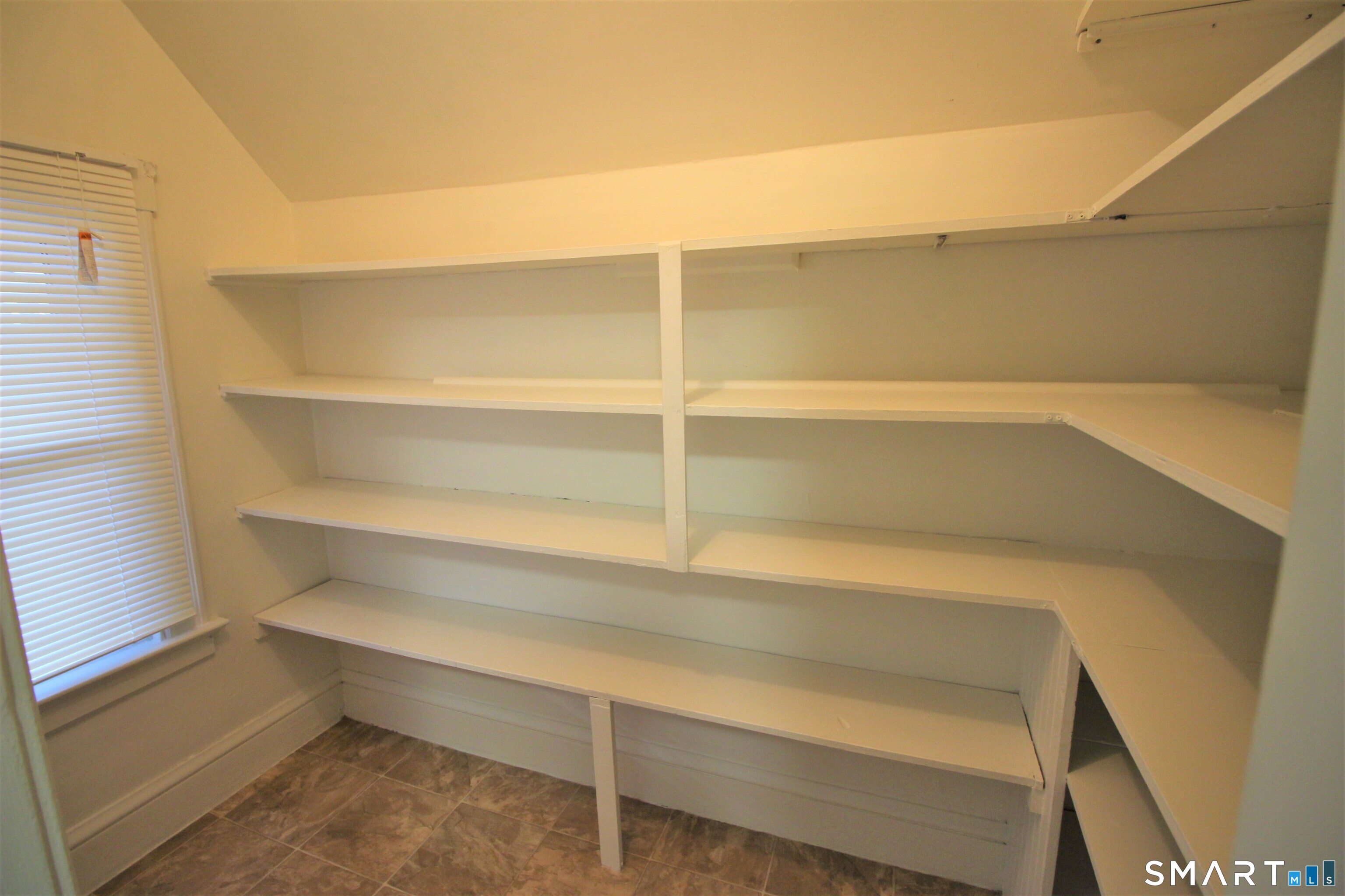 19 Nesbit Avenue Unit: 3rd Floor