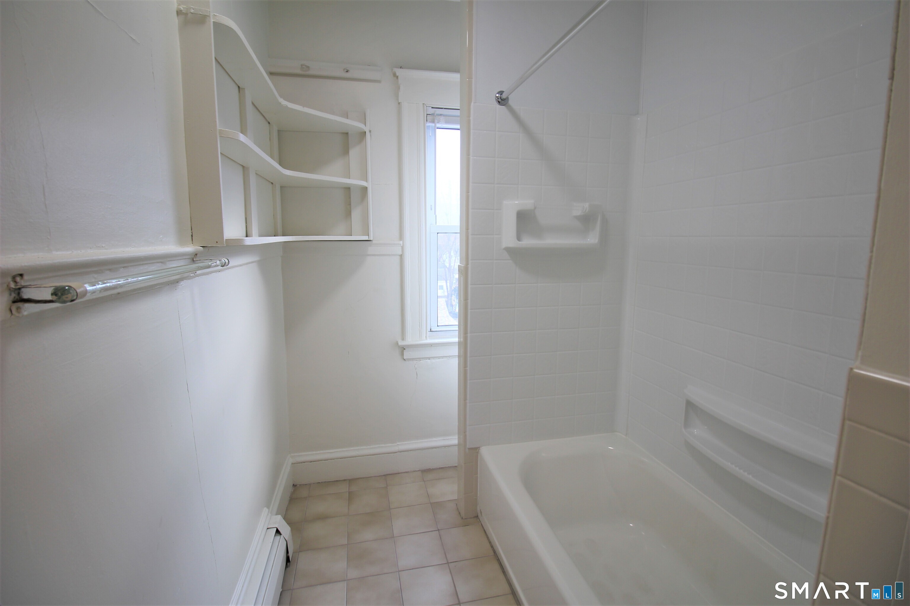 19 Nesbit Avenue Unit: 3rd Floor
