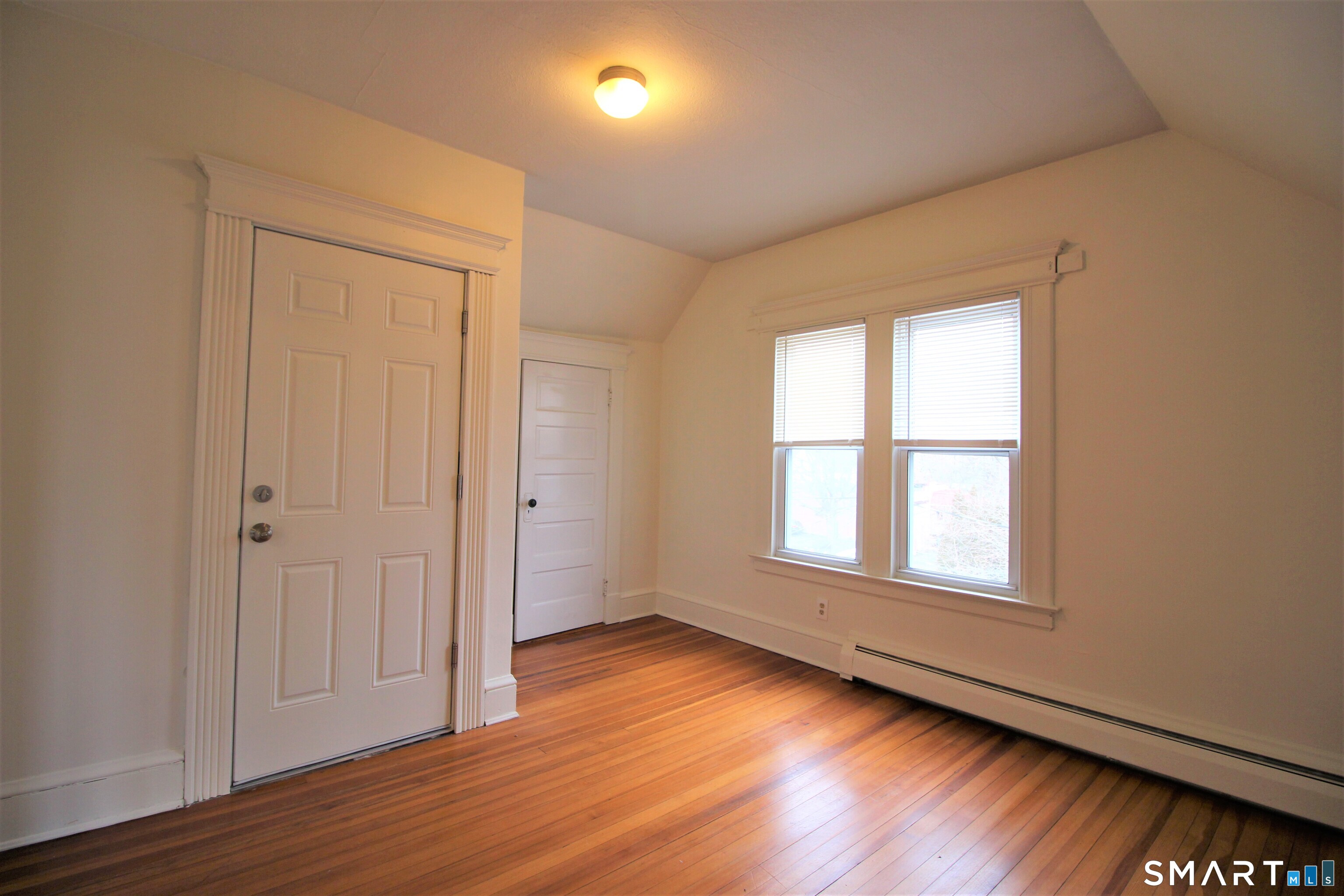 19 Nesbit Avenue Unit: 3rd Floor