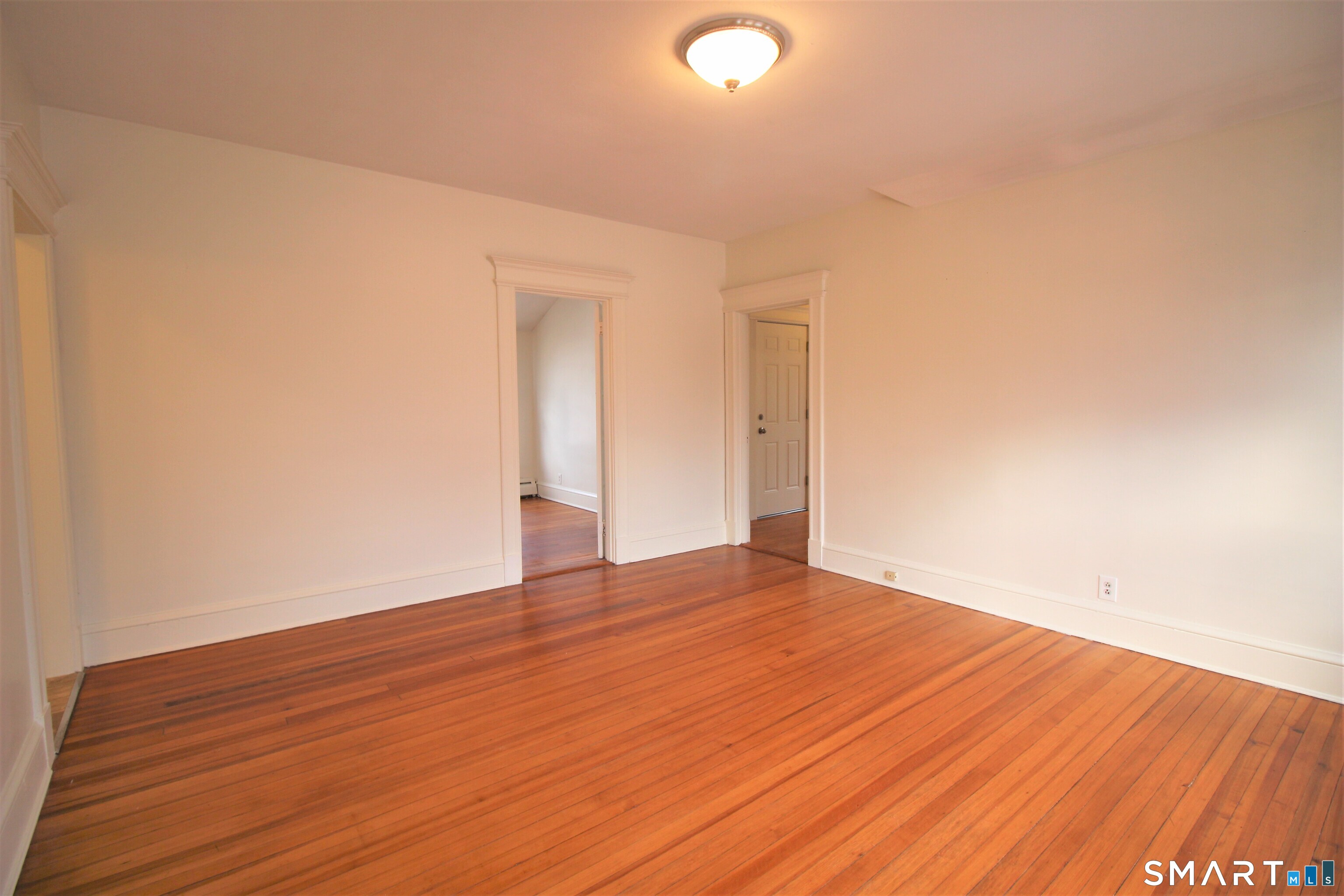 19 Nesbit Avenue Unit: 3rd Floor