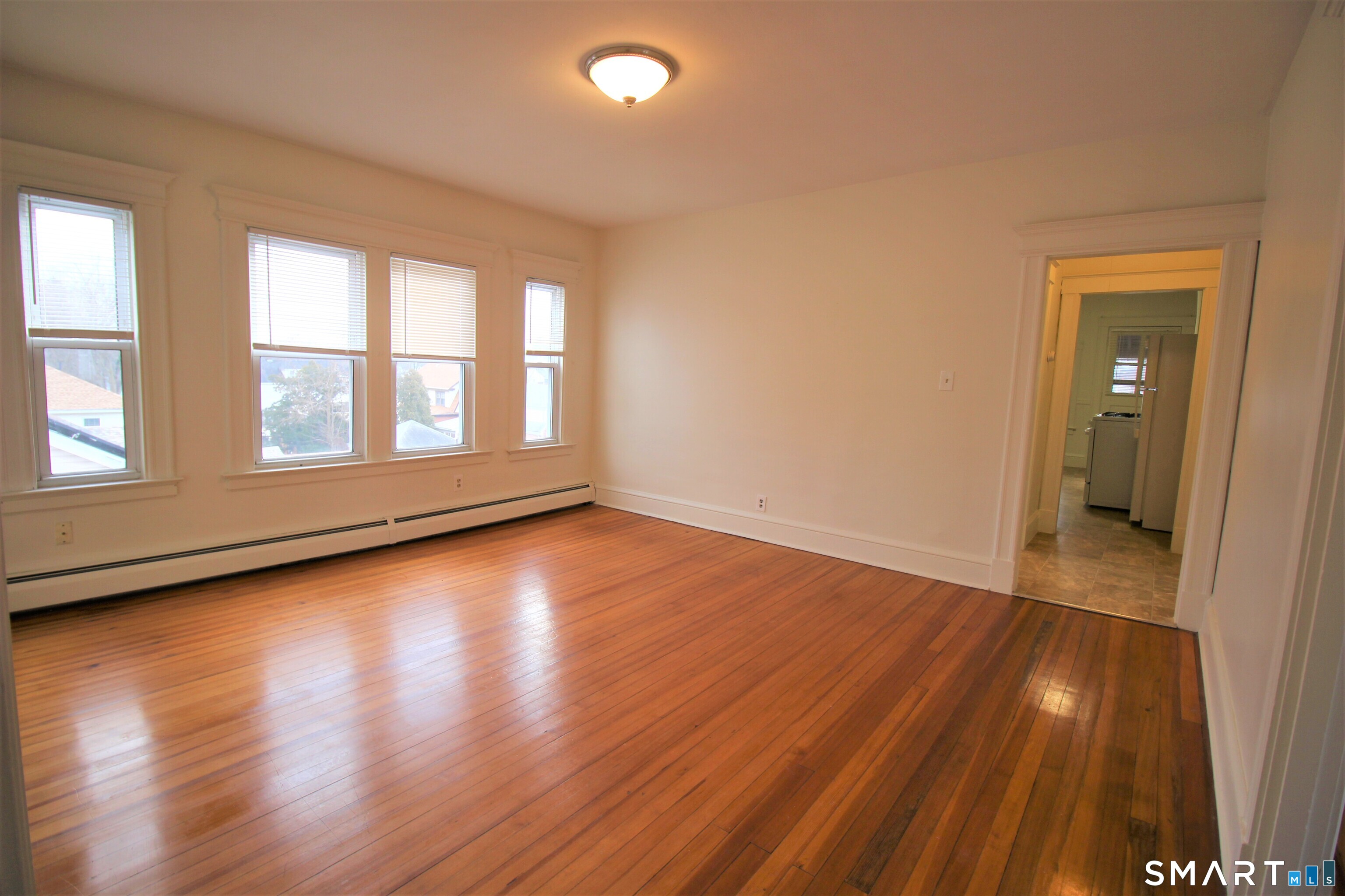 19 Nesbit Avenue Unit: 3rd Floor