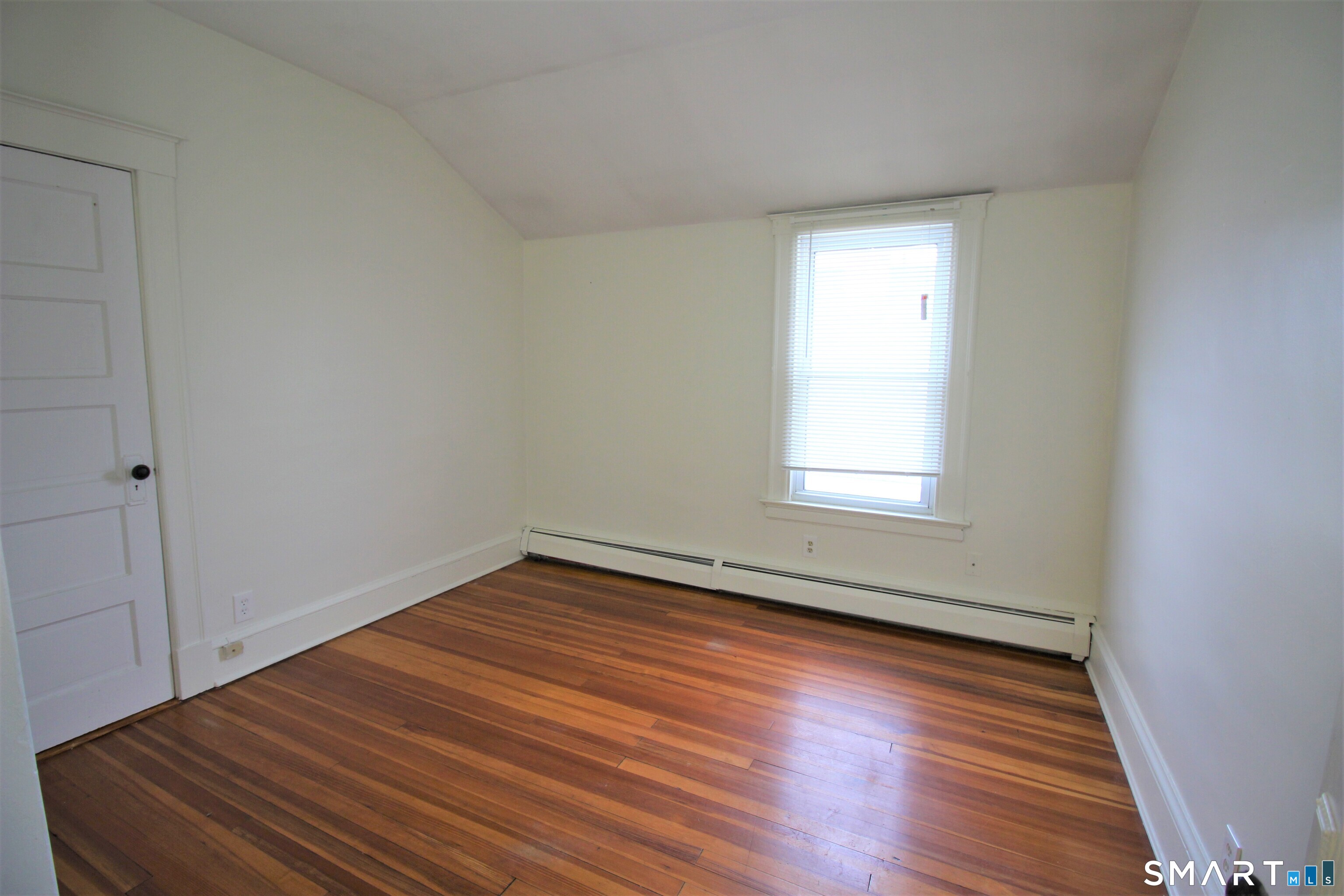 19 Nesbit Avenue Unit: 3rd Floor