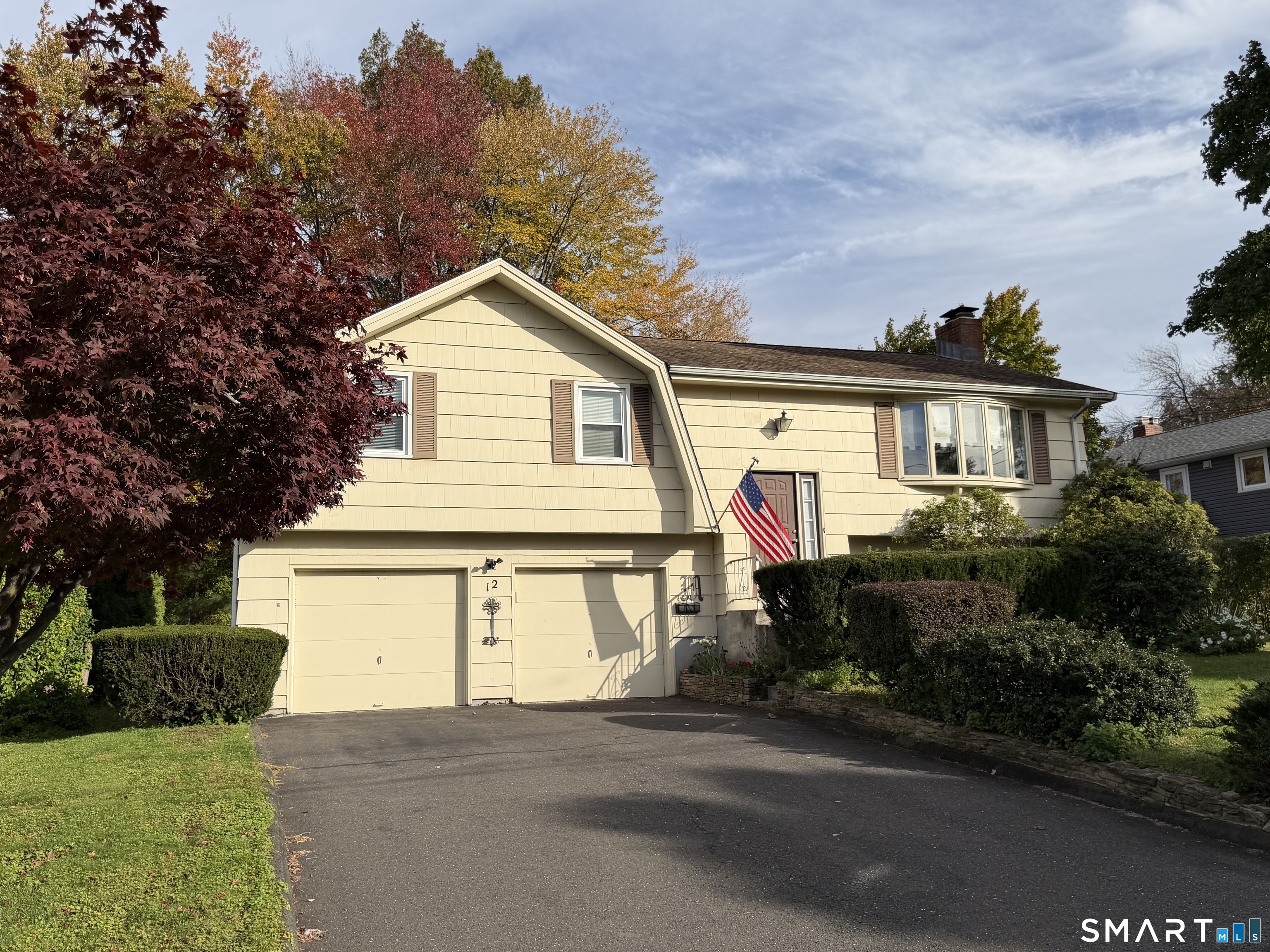 12 Nathan Hale Drive