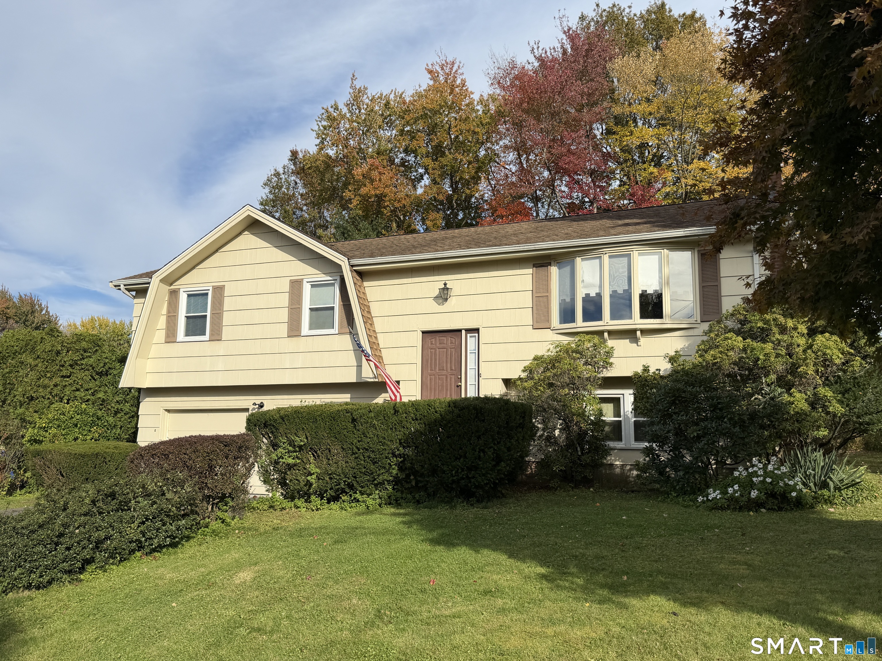 12 Nathan Hale Drive