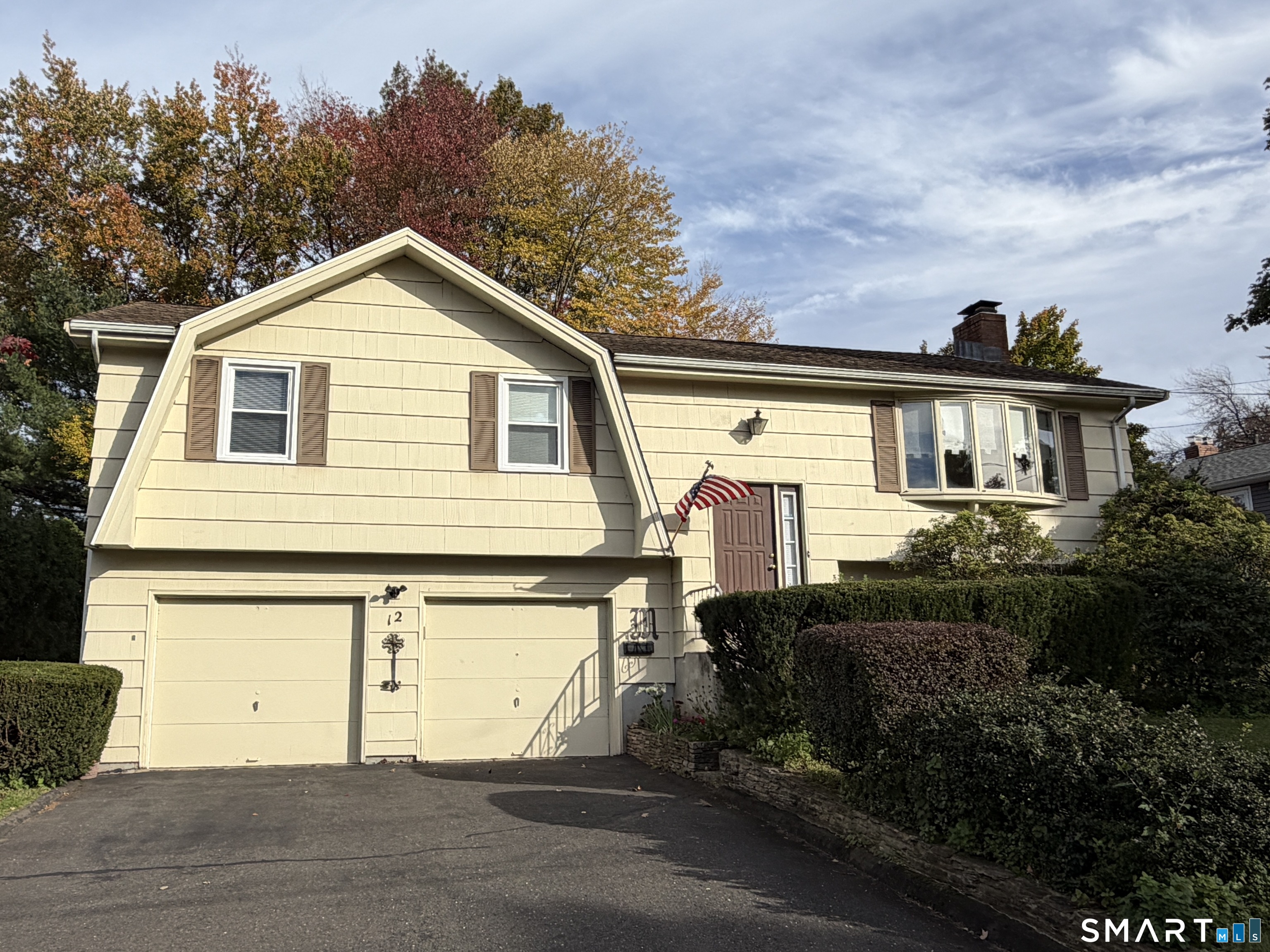 12 Nathan Hale Drive