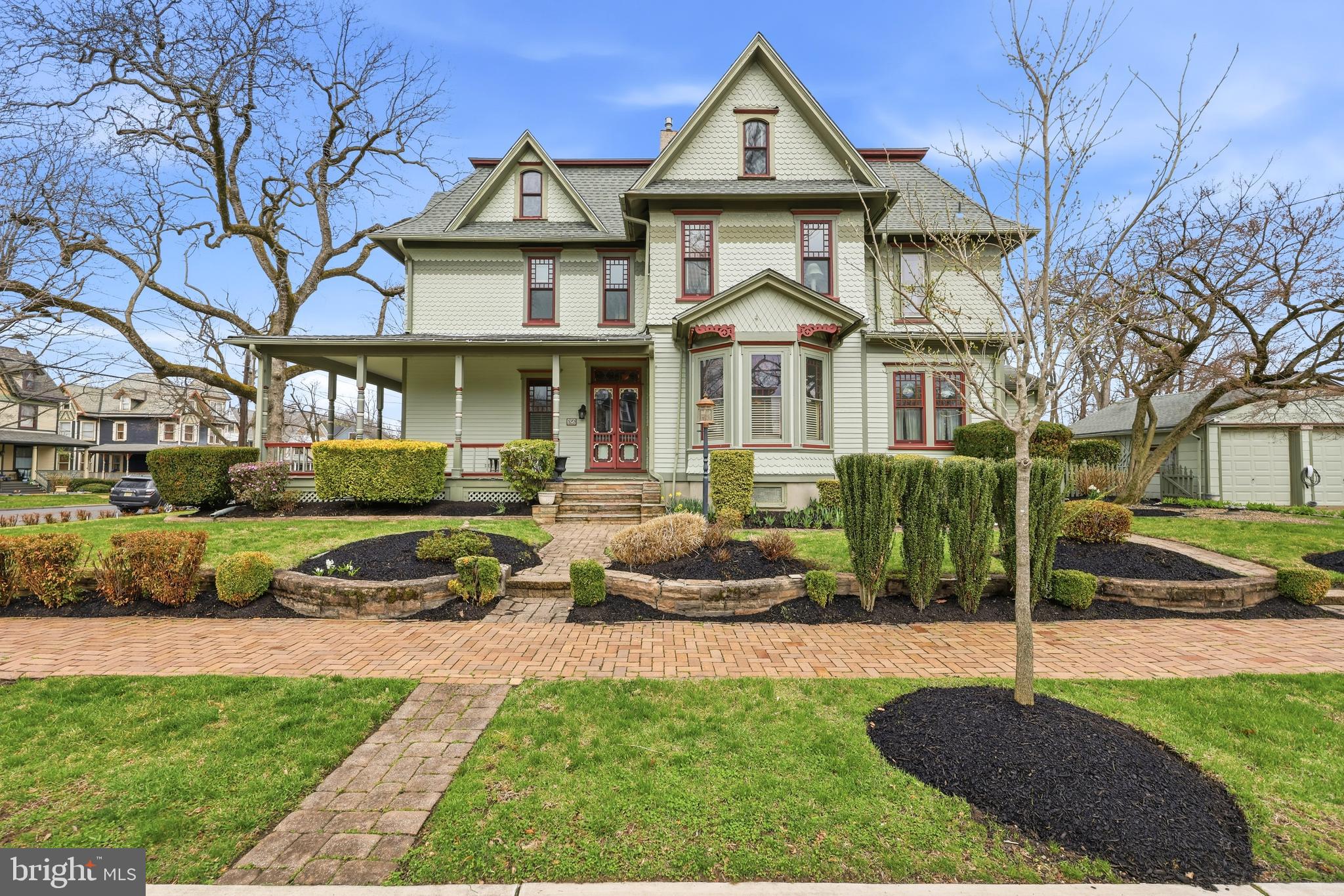 323 WASHINGTON AVENUE