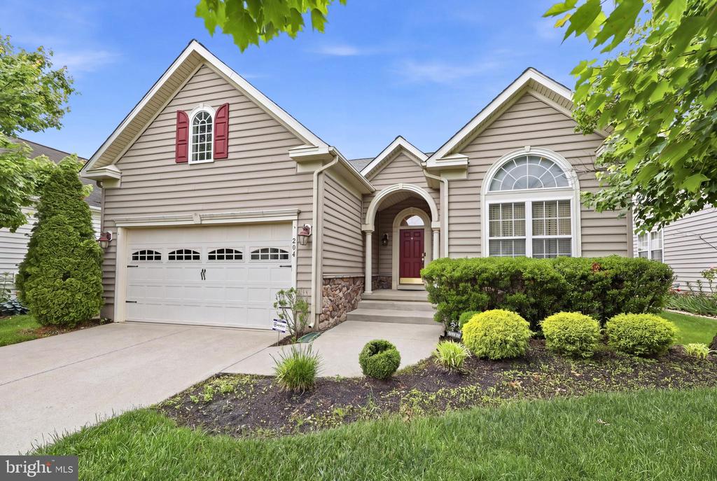 204 HEARTHSTONE DRIVE