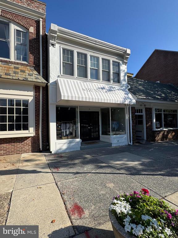 31 KINGS HIGHWAY E