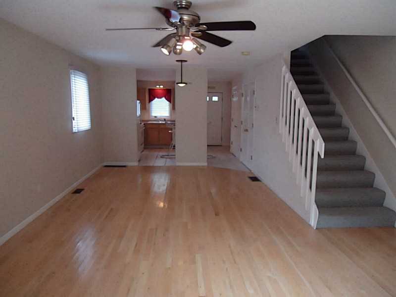 165 HOLLAND Street 19 End Unit