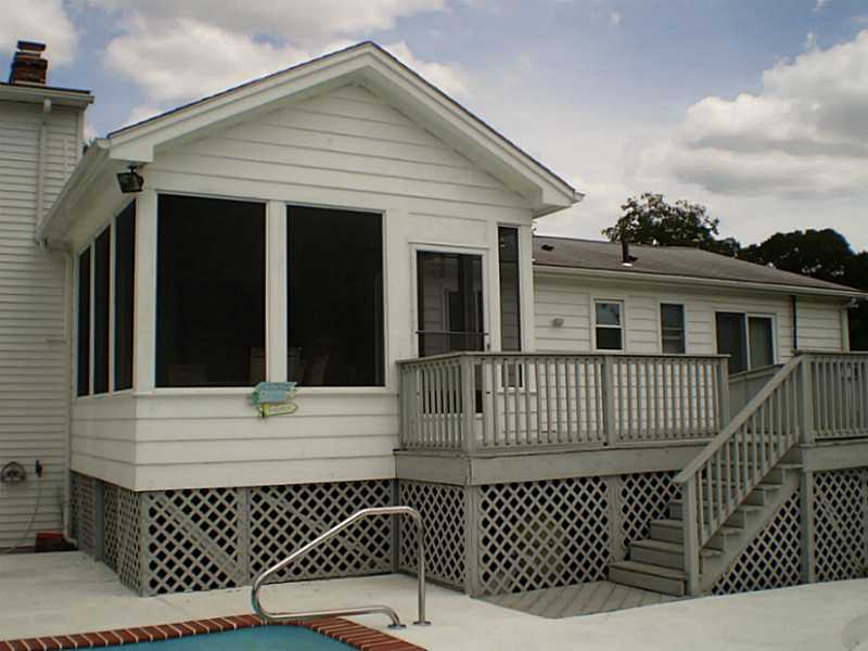 124 SOUTH COMSTOCK Parkway