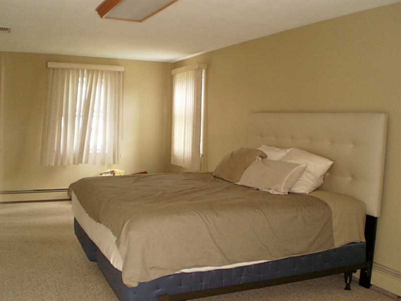 124 SOUTH COMSTOCK Parkway