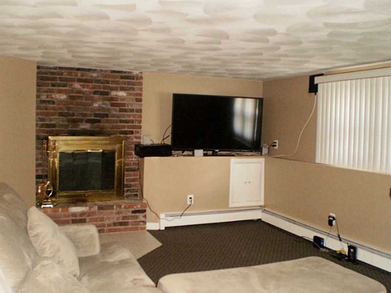 124 SOUTH COMSTOCK Parkway