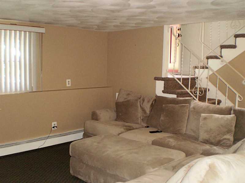 124 SOUTH COMSTOCK Parkway