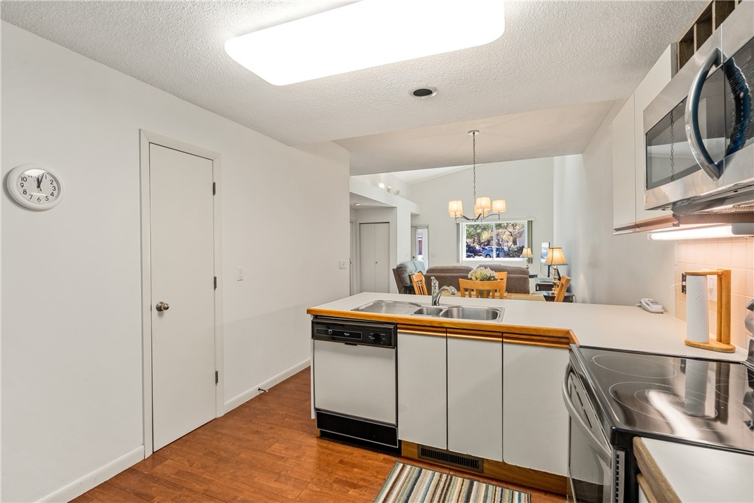 782 Williamsburg Circle