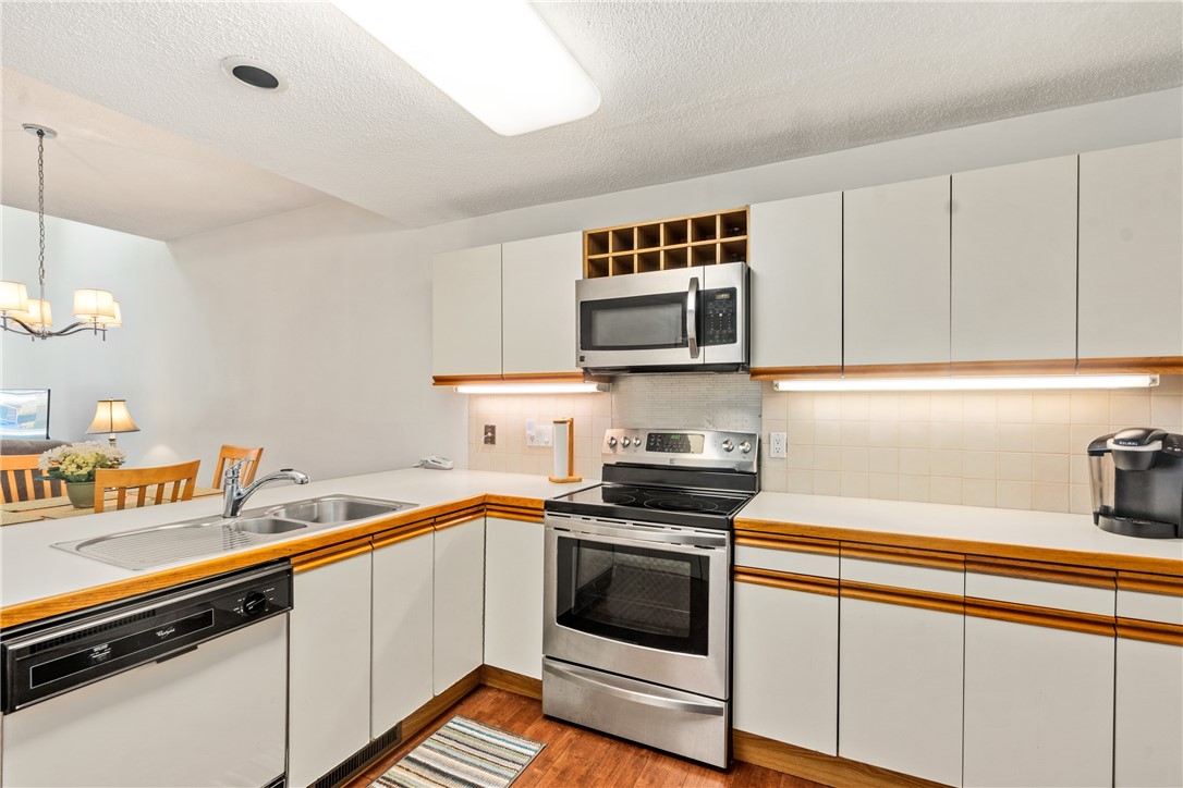 782 Williamsburg Circle