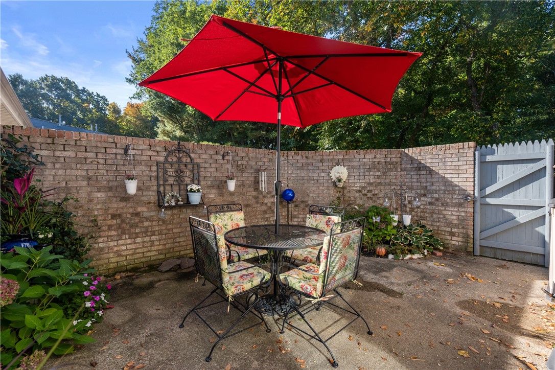 813 Williamsburg Circle