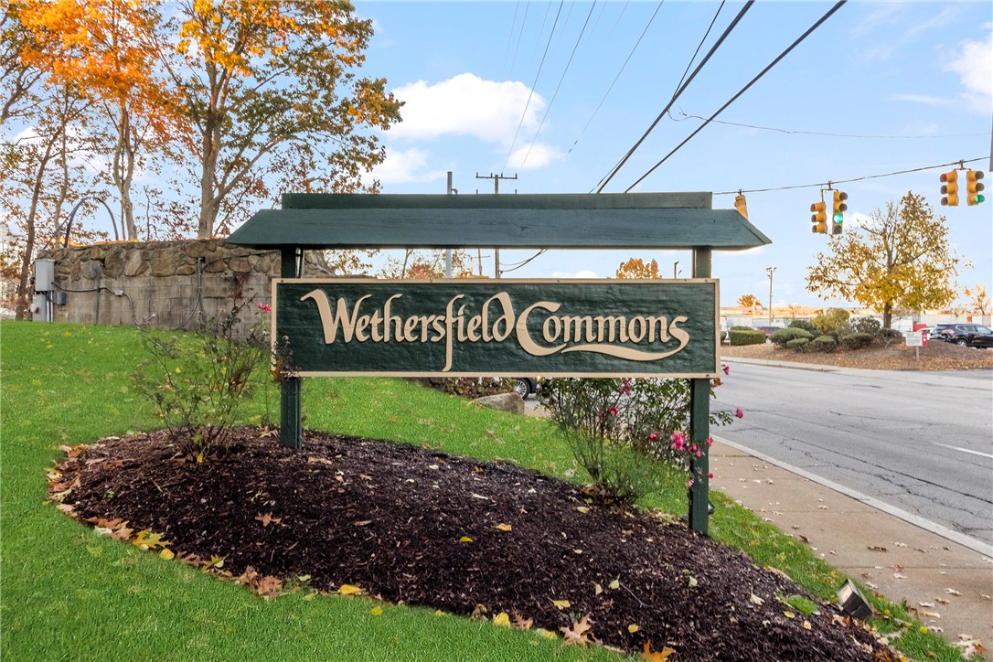 813 Williamsburg Circle