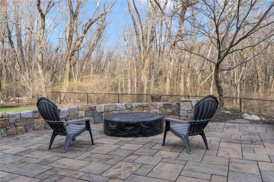 290 Larchwood Drive