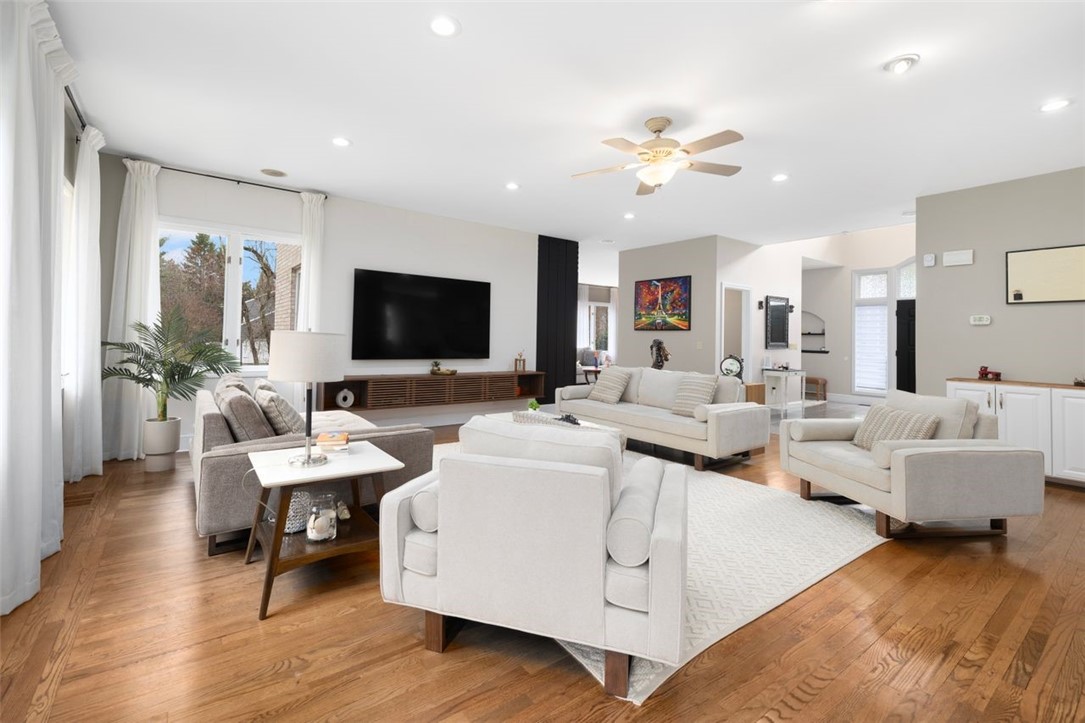 290 Larchwood Drive