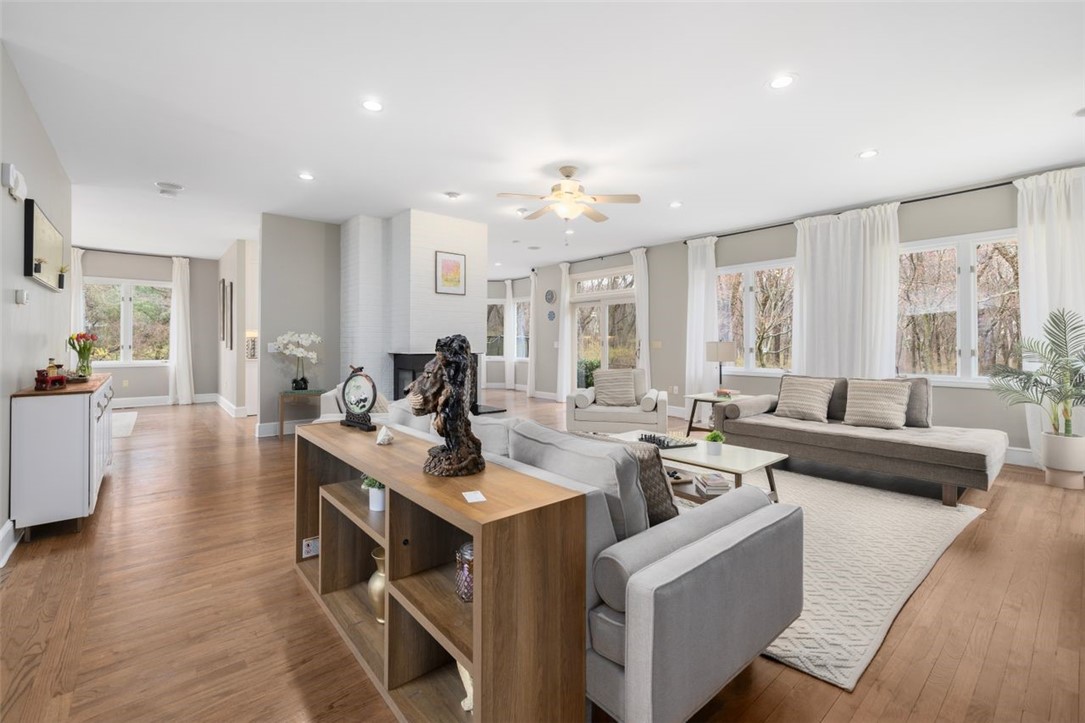 290 Larchwood Drive