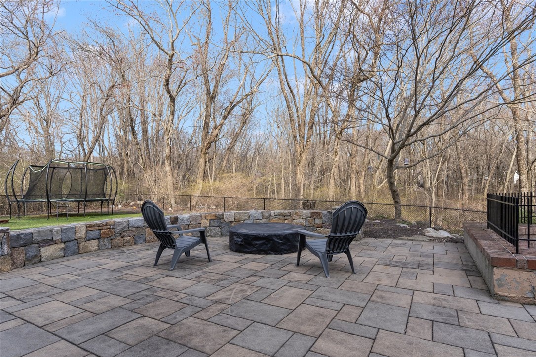 290 Larchwood Drive