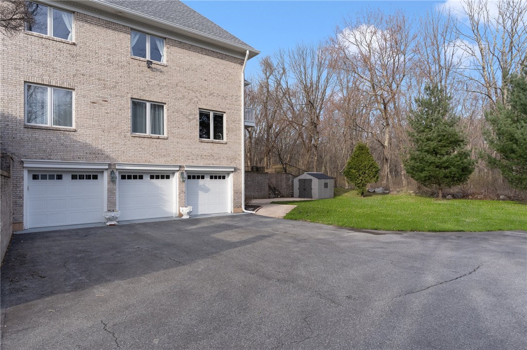 290 Larchwood Drive