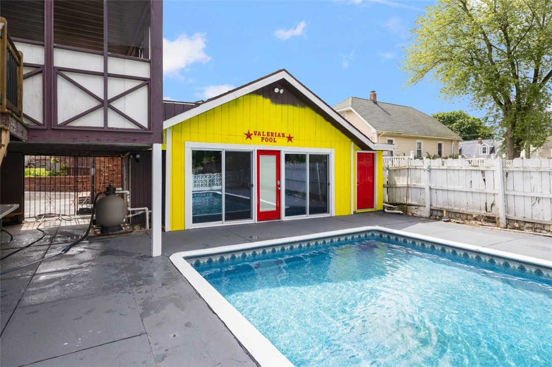 204 Reservior Avenue