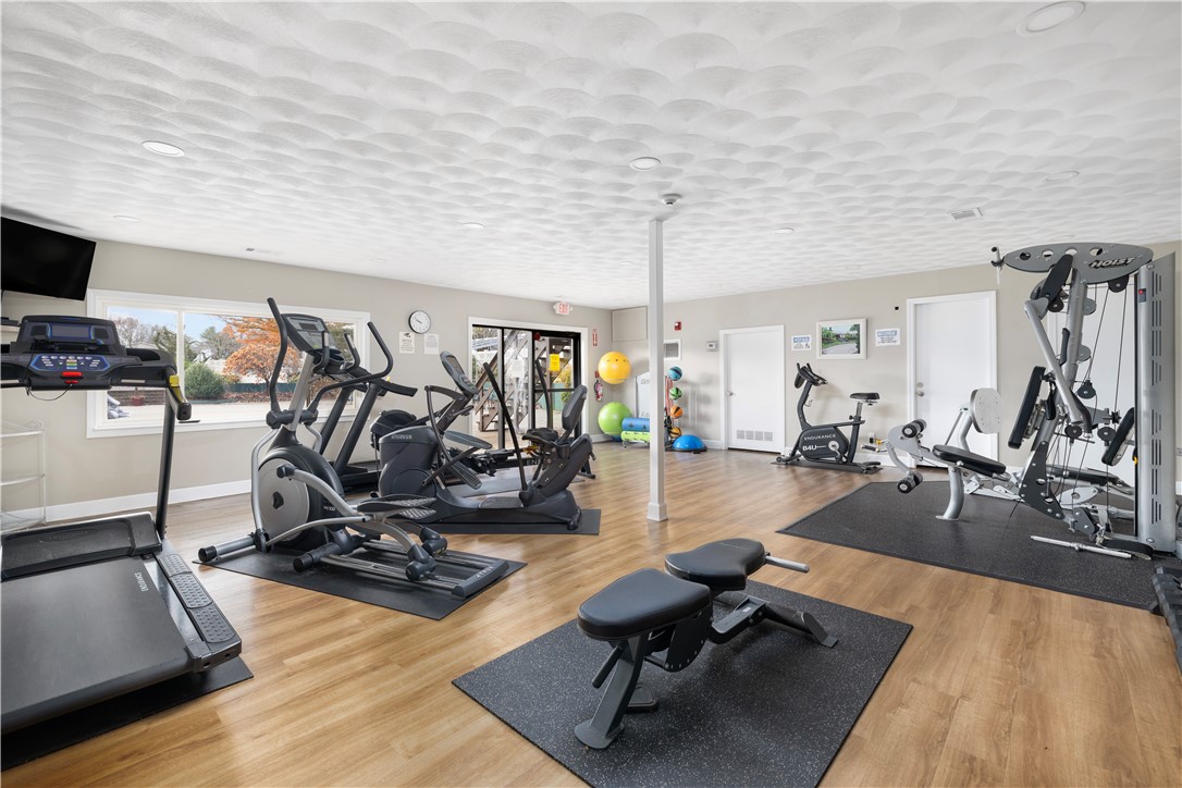 931 Williamsburg Circle