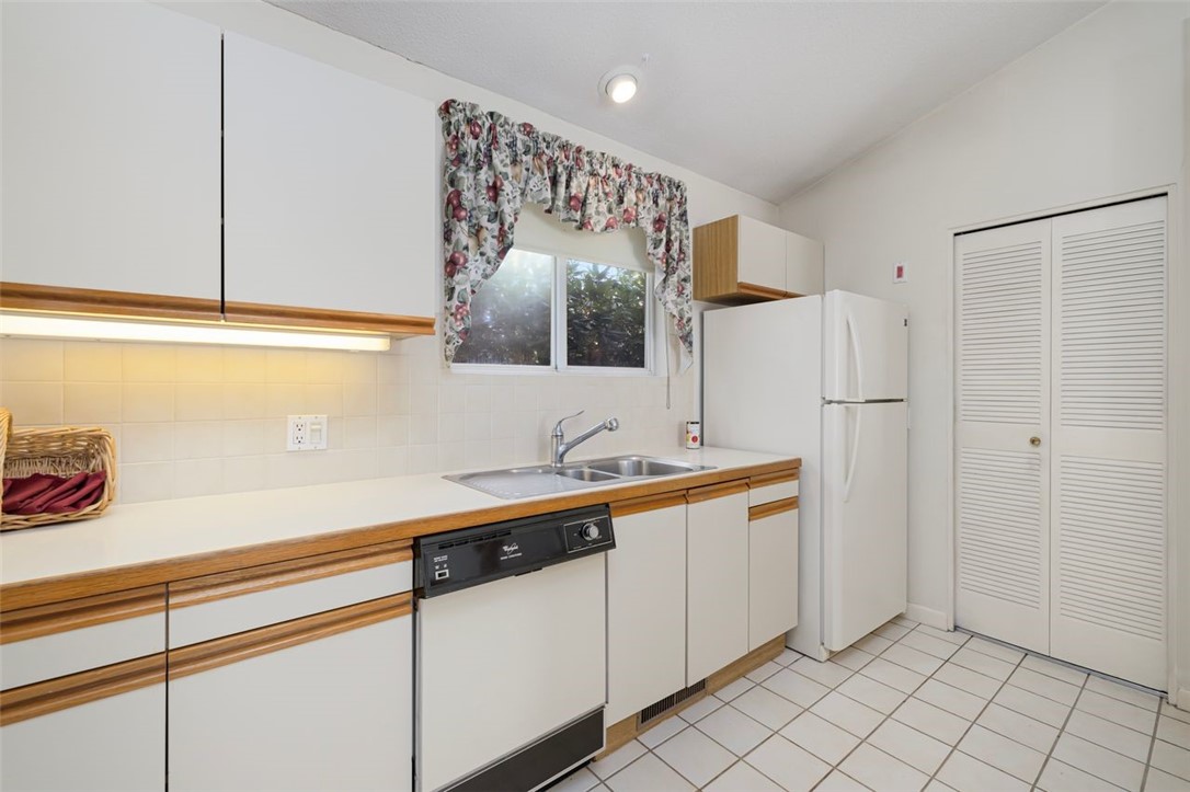 931 Williamsburg Circle