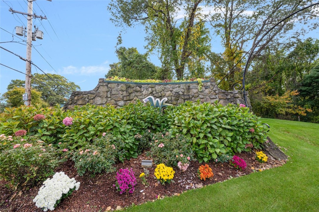 931 Williamsburg Circle