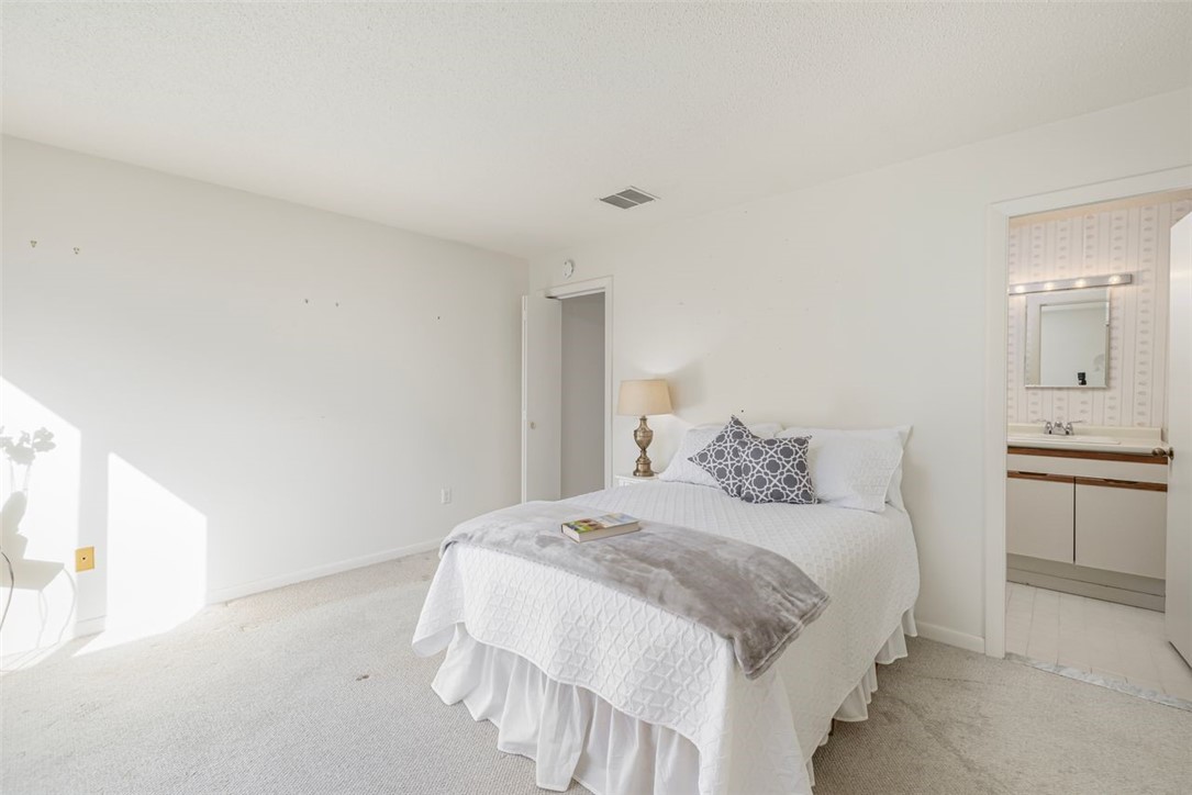 931 Williamsburg Circle