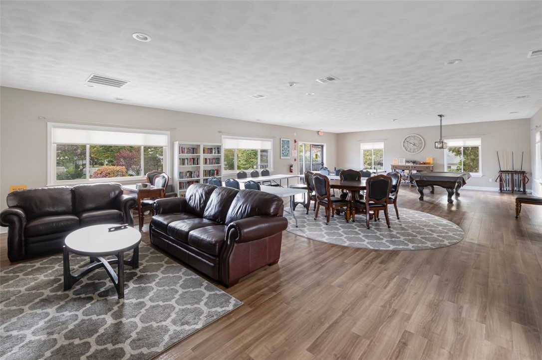 931 Williamsburg Circle