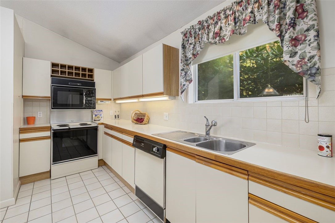 931 Williamsburg Circle