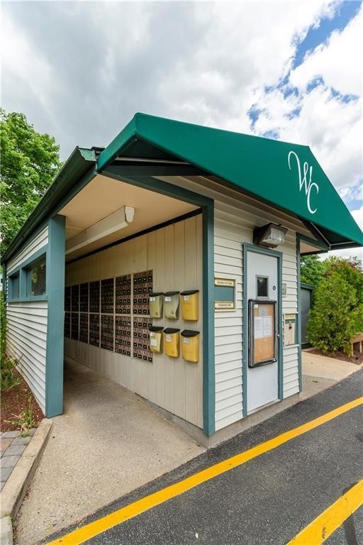 931 Williamsburg Circle