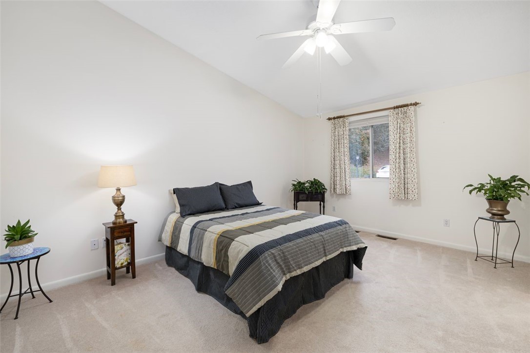 1002 Williamsburg Circle