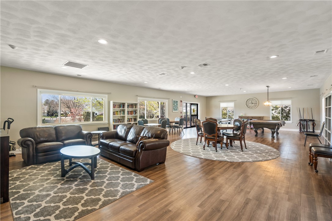 1002 Williamsburg Circle