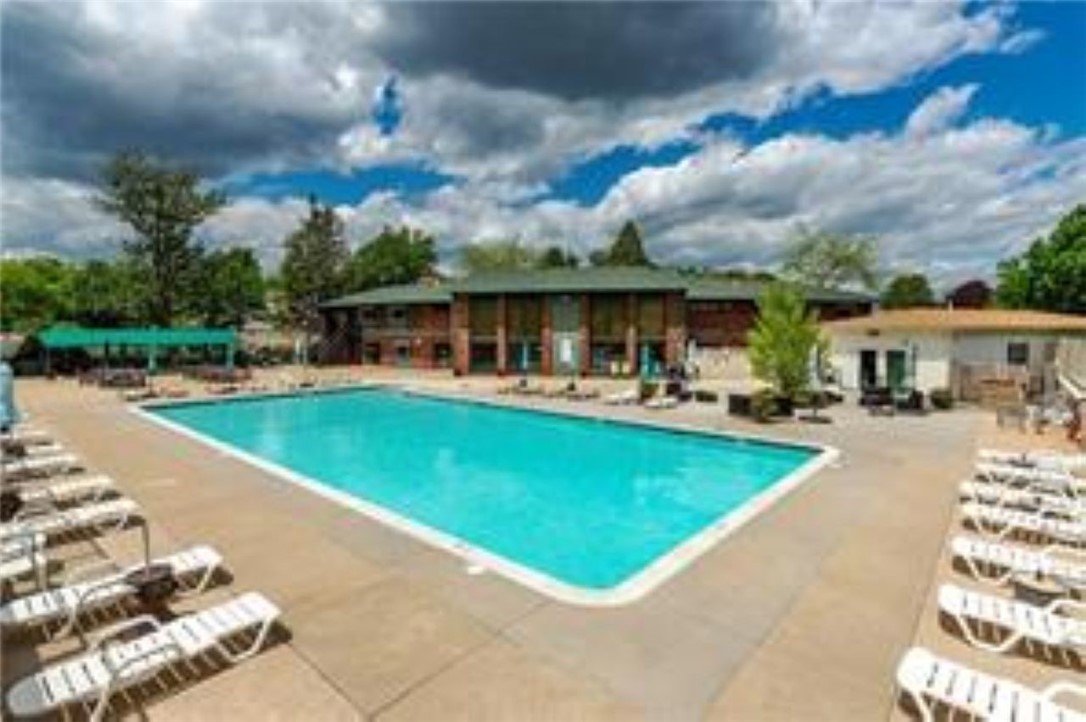 1002 Williamsburg Circle