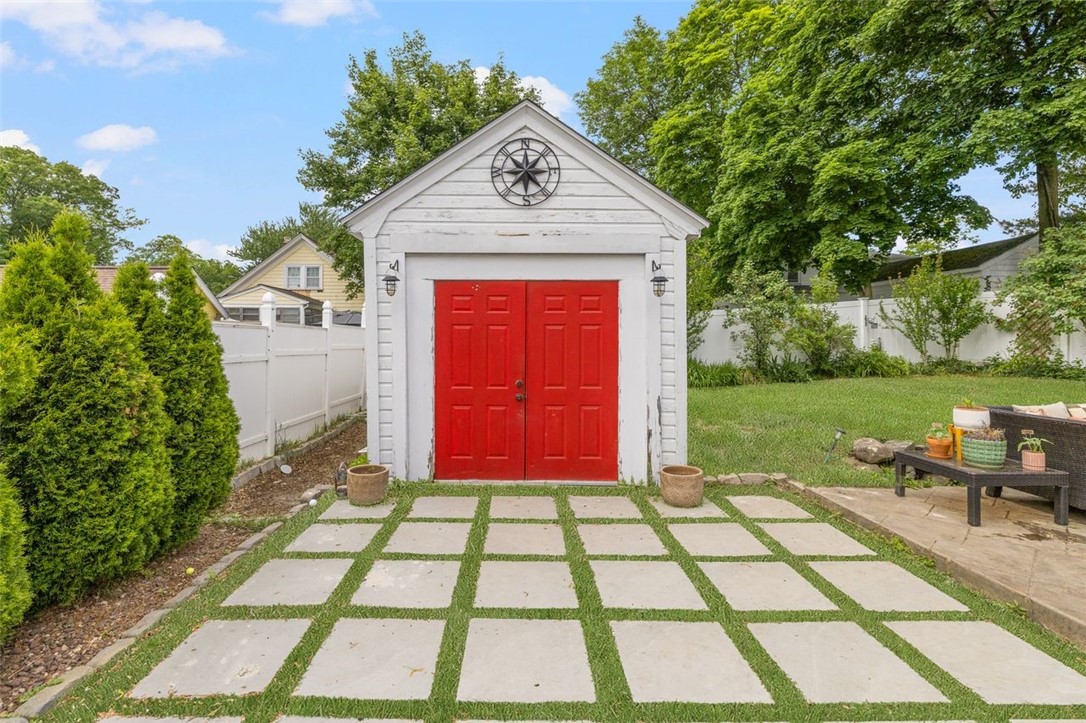 25 Farm Street