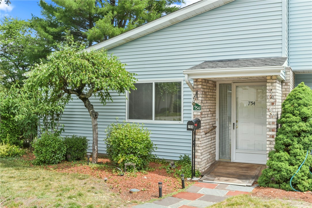 754 Williamsburg Circle