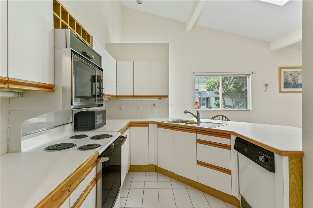 754 Williamsburg Circle
