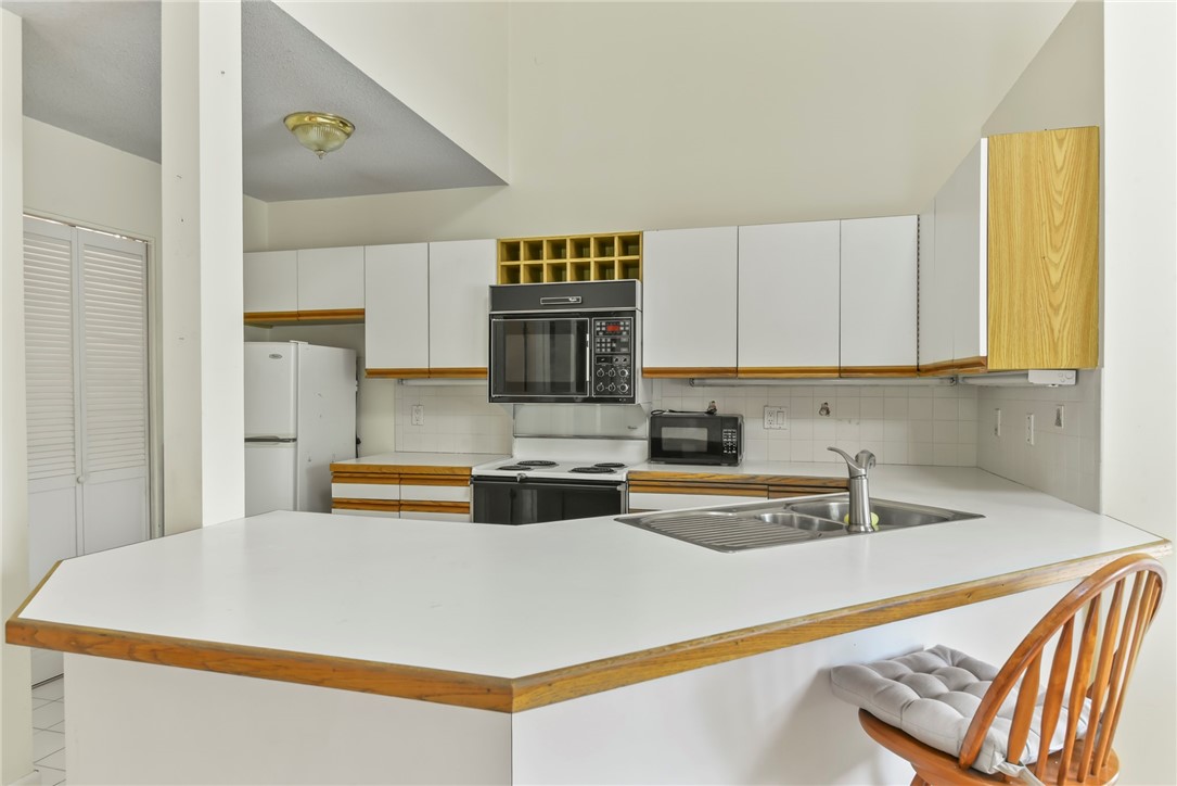 754 Williamsburg Circle