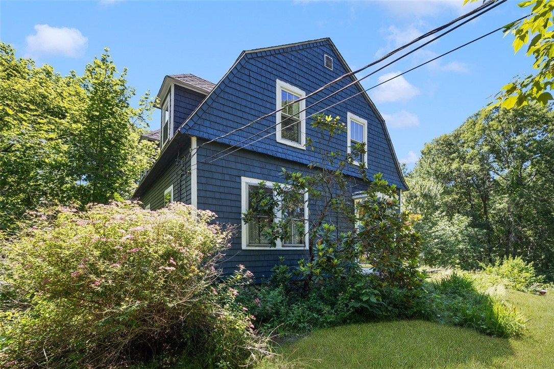 320 Railroad Avenue